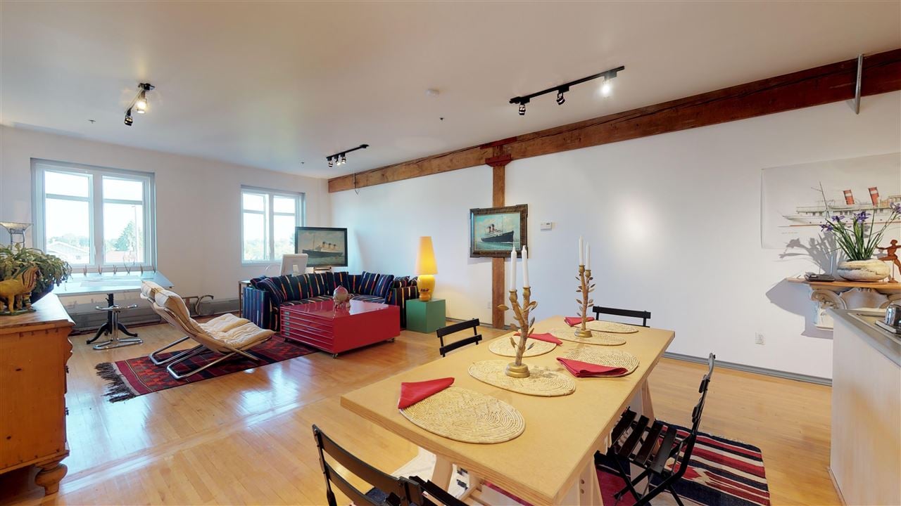 221-2556 E Hastings St