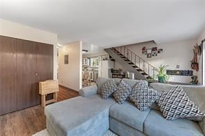 4247 Torquay Dr