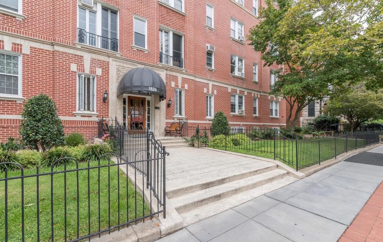 1526 17th St NW # 405