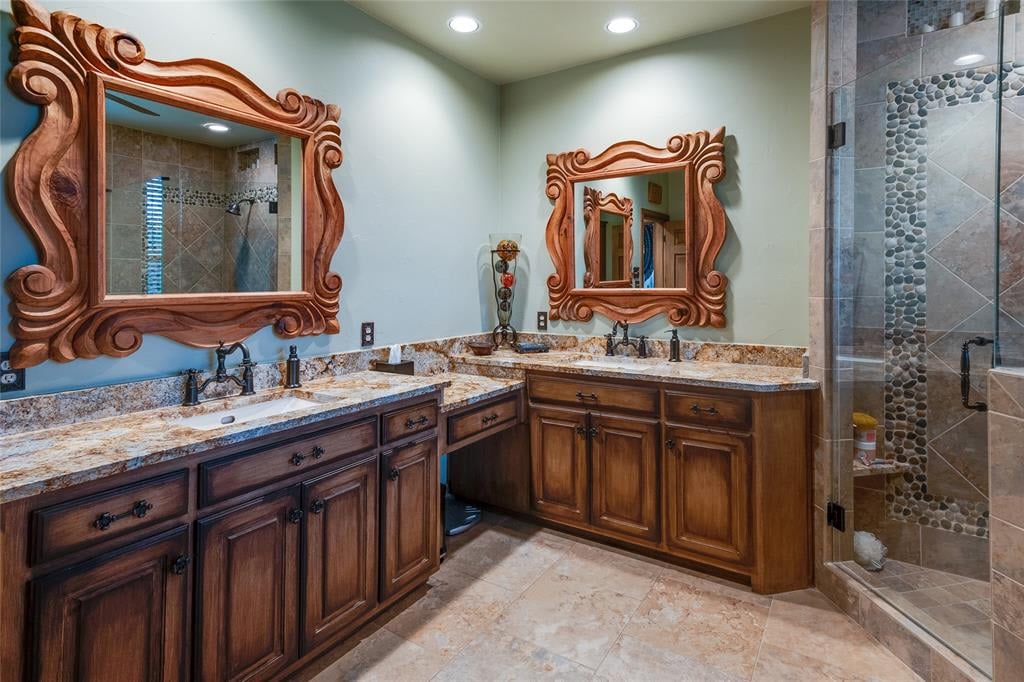 2907 Peninsula Dr