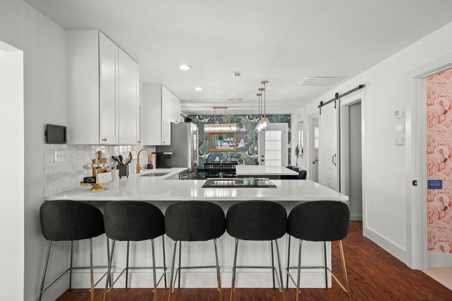 95 Hollywood St