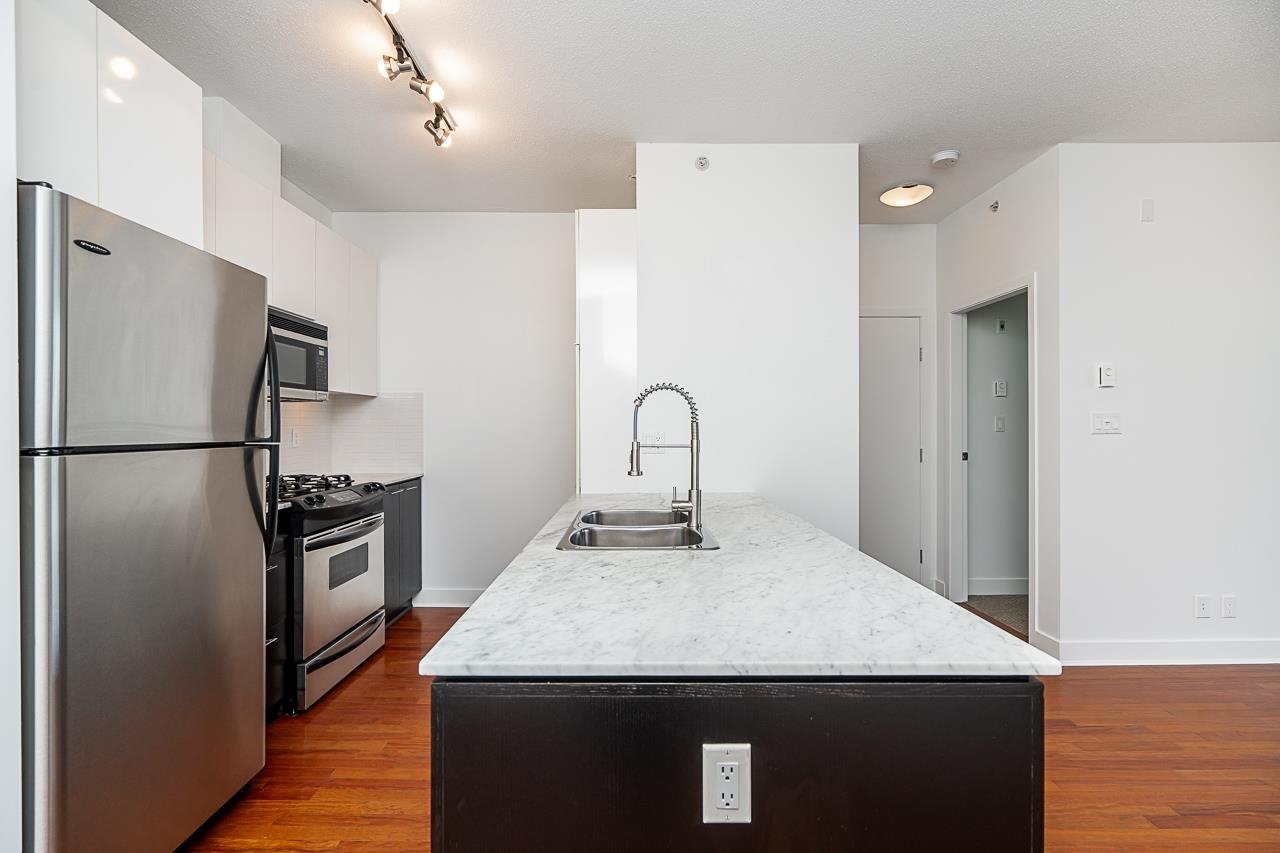 404-2828 Yew St