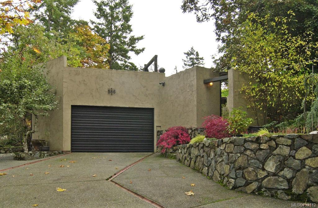 586 Prince Robert Dr