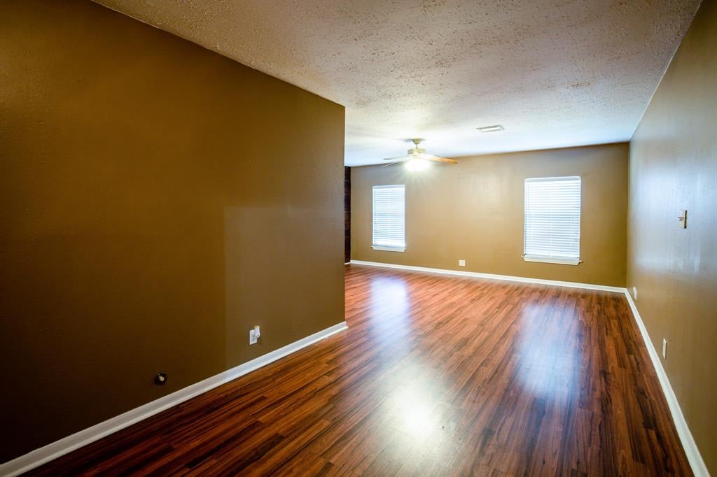 437 N Meinecke St Bellville, Tx 77418