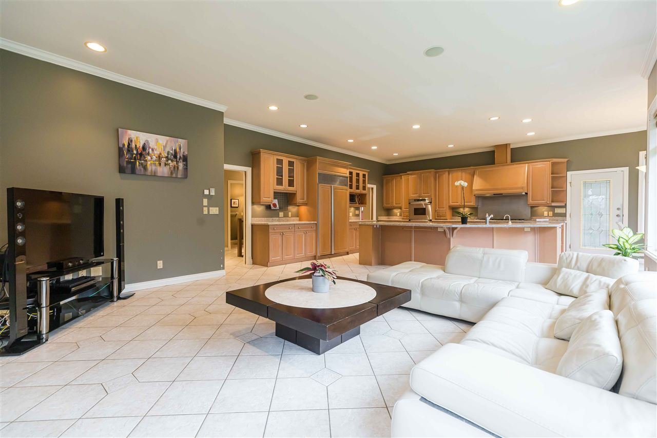 2221 Tanager Place, North Vancouver