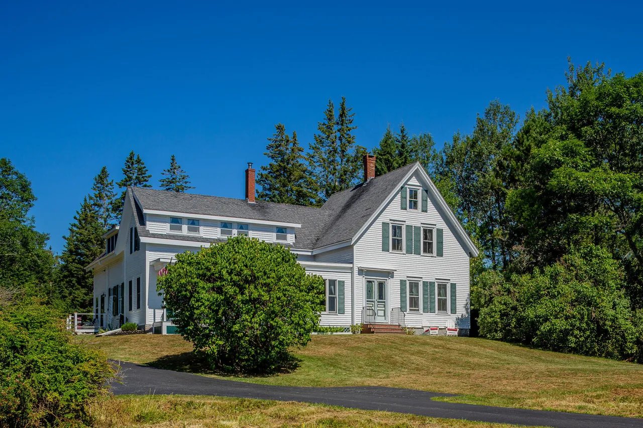 Home for Sale – 32 Lighthouse Road, Owls Head, ME – $749,000
