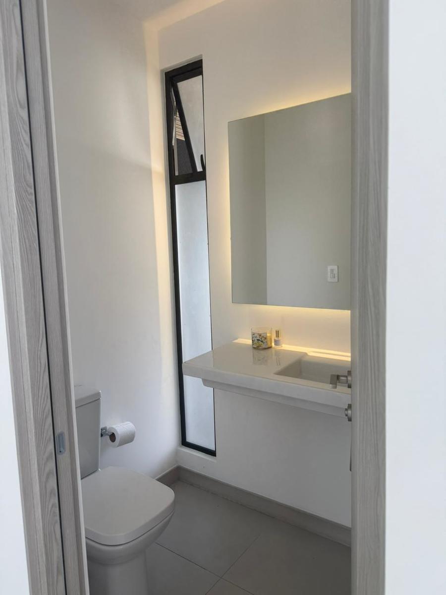 Gated Contemporary Family Home, Santa Ana, San Jose