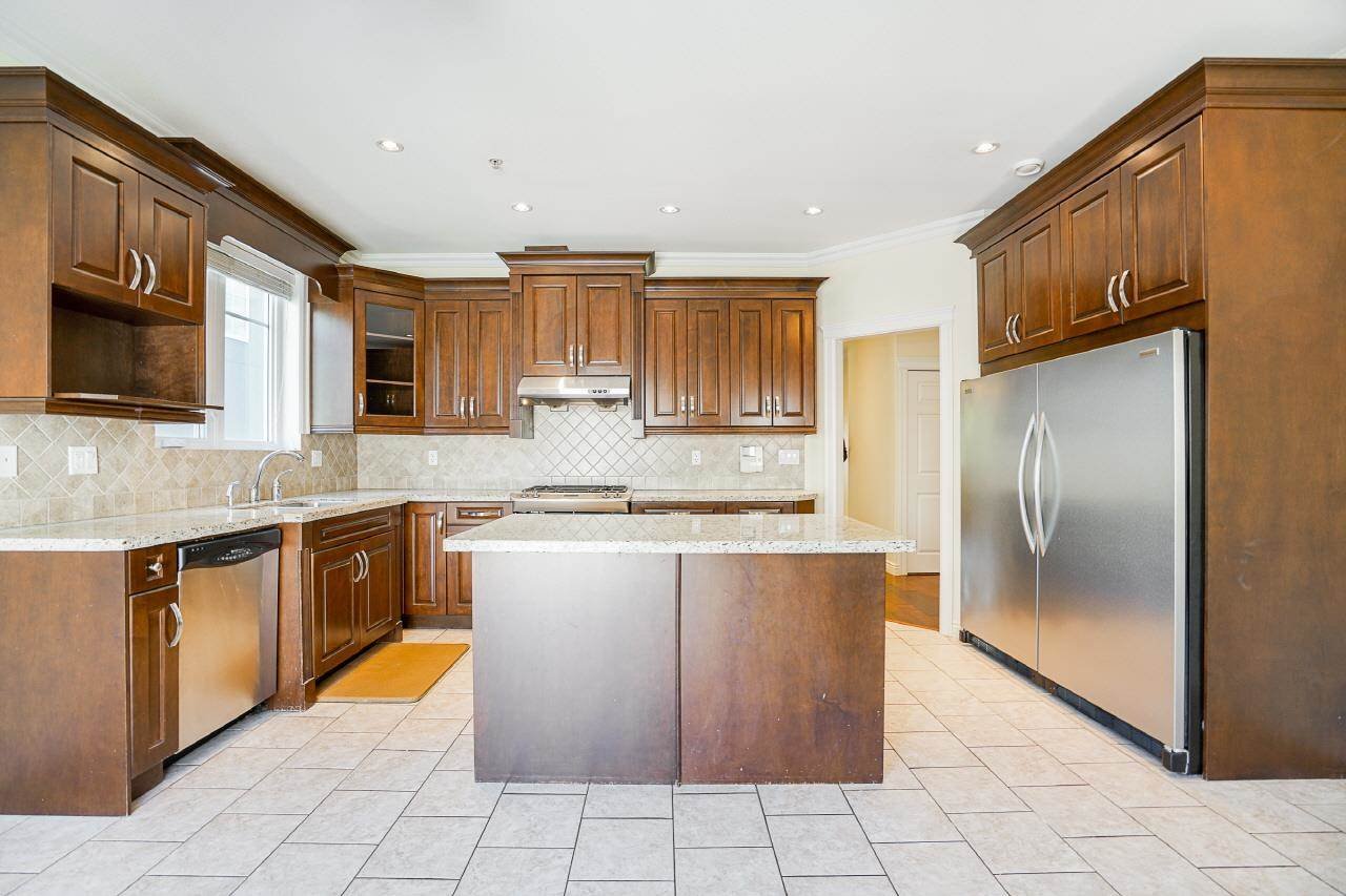 3445 W 10th Ave