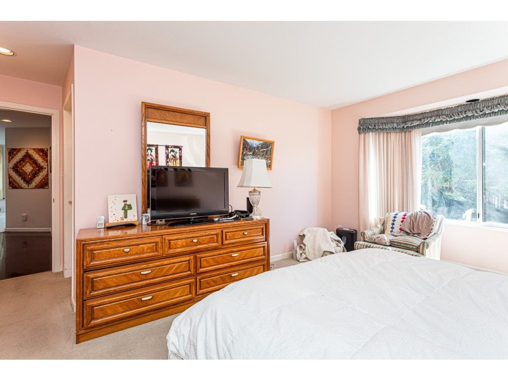 8168 154 St