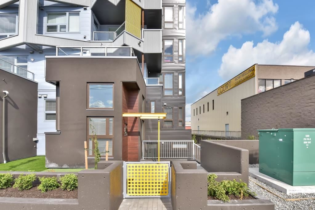 7-32828 Landeau Pl