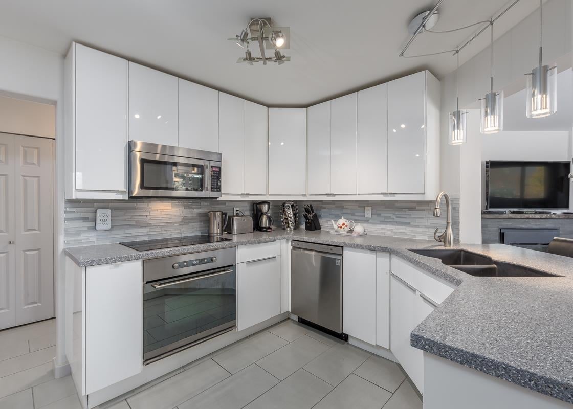 112-1466 Pemberton Ave