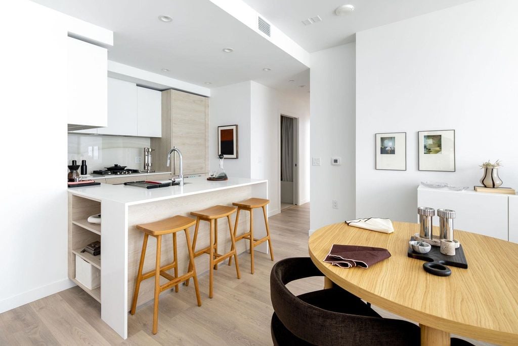 680 Quayside Drive 3406, New Westminster
