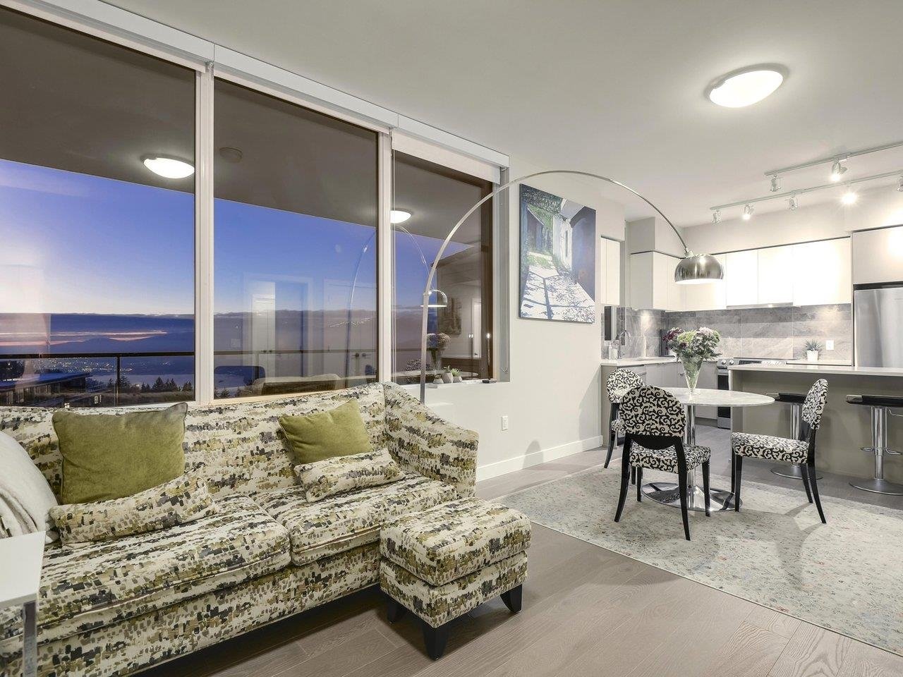 1402-8761 University Cres
