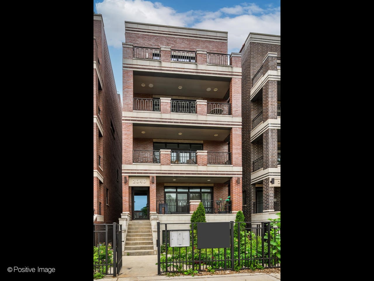 2040 N Burling