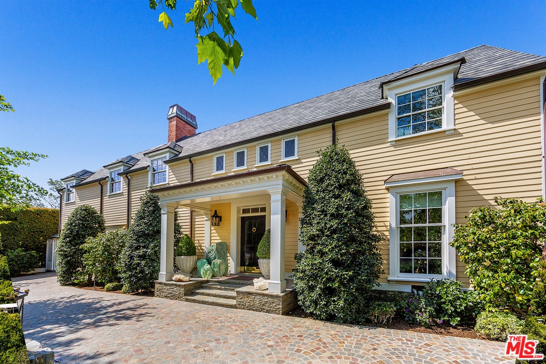 137 N Woodburn Dr