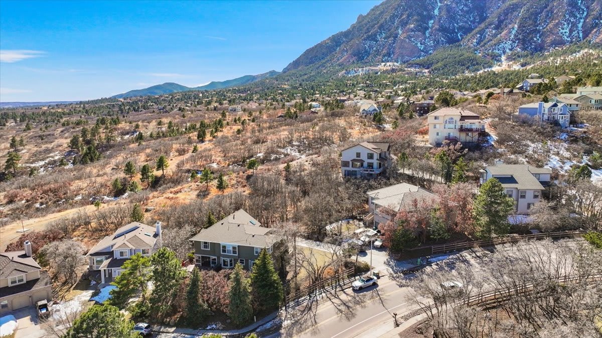 5105 Broadmoor Bluffs Drive
