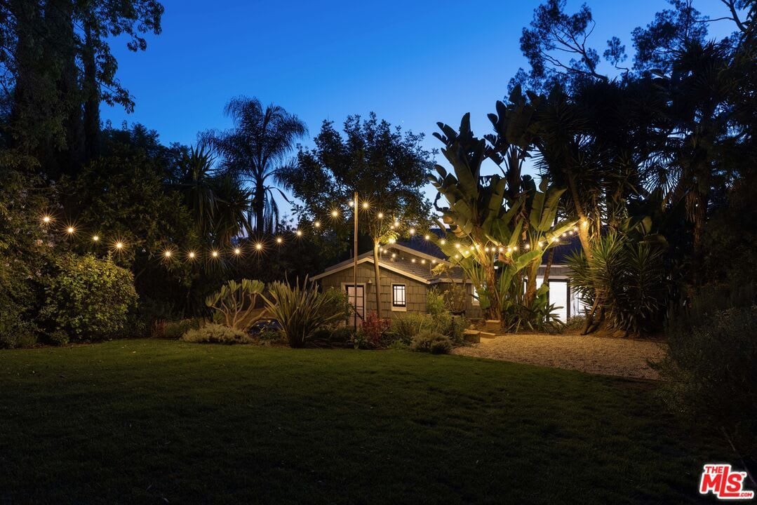 2456 Hidalgo Ave
