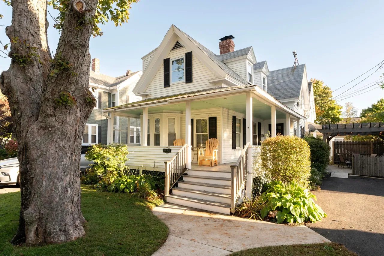 New Listing! 5 Atlantic Avenue, Bar Harbor, Maine – $850,000