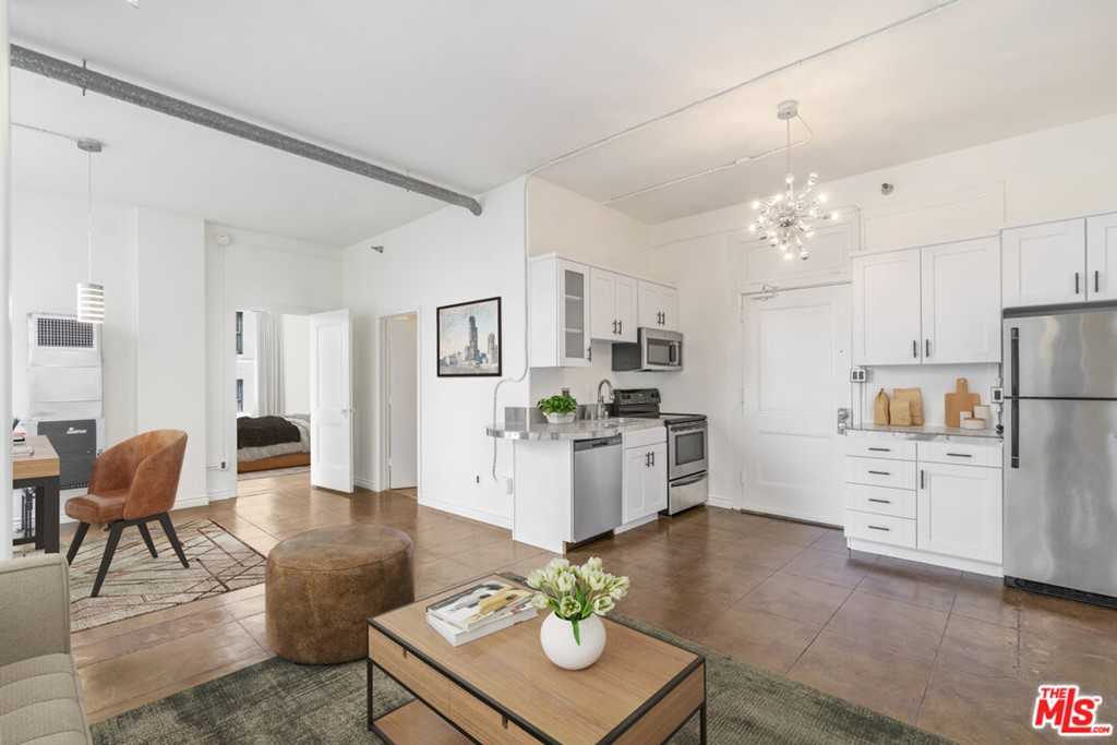 215 W 7th Street Unit 912