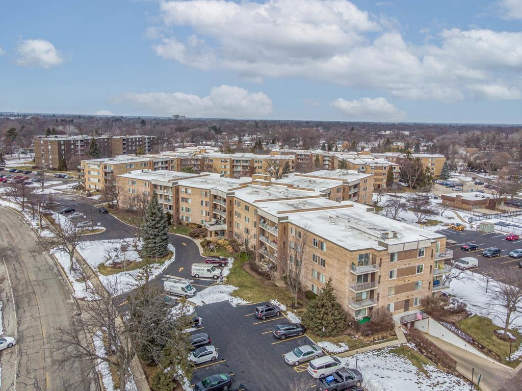 900 E Wilmette Road #302