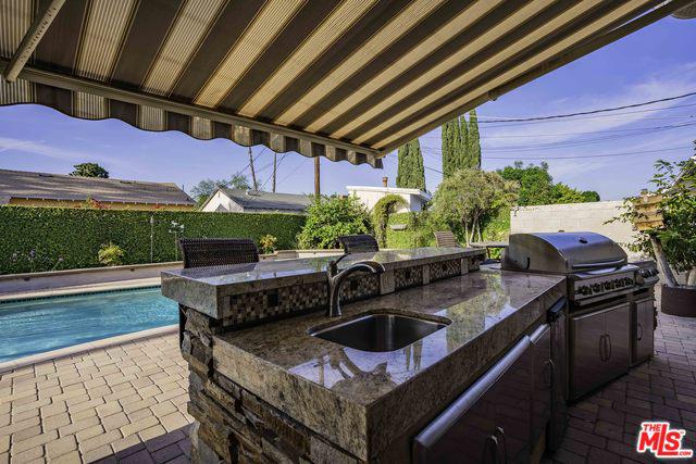 15955 Acre St, North Hills, CA