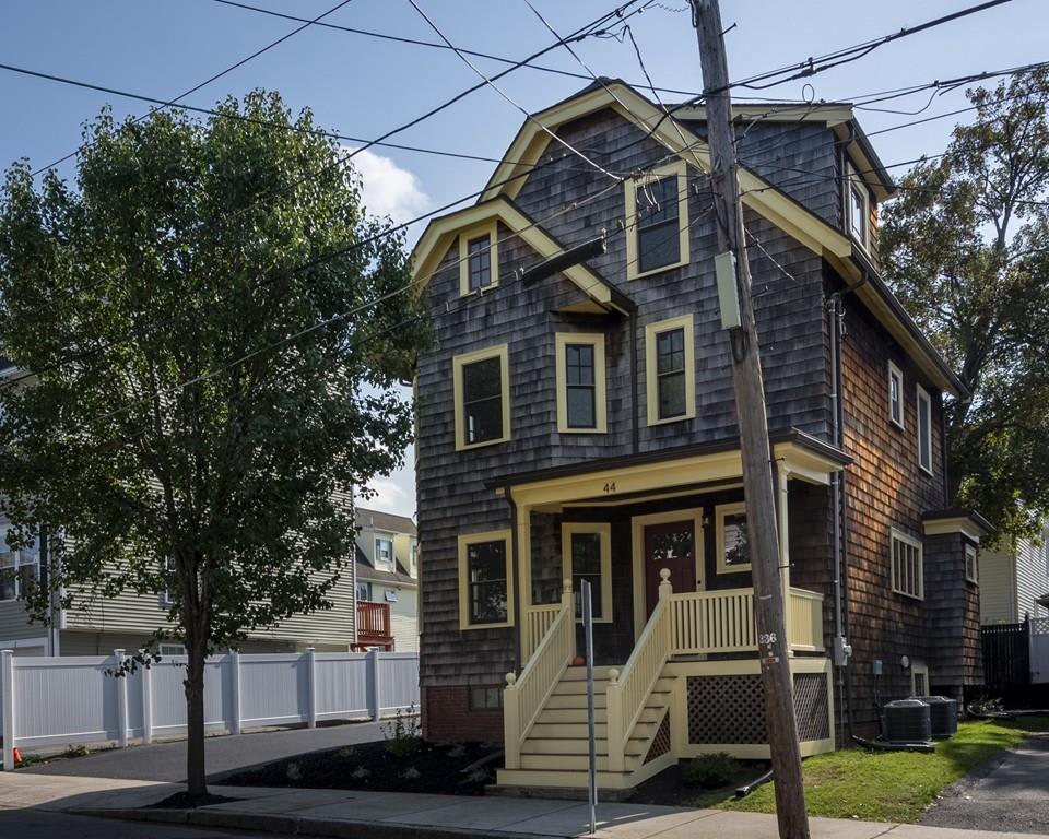 44 Raymond St