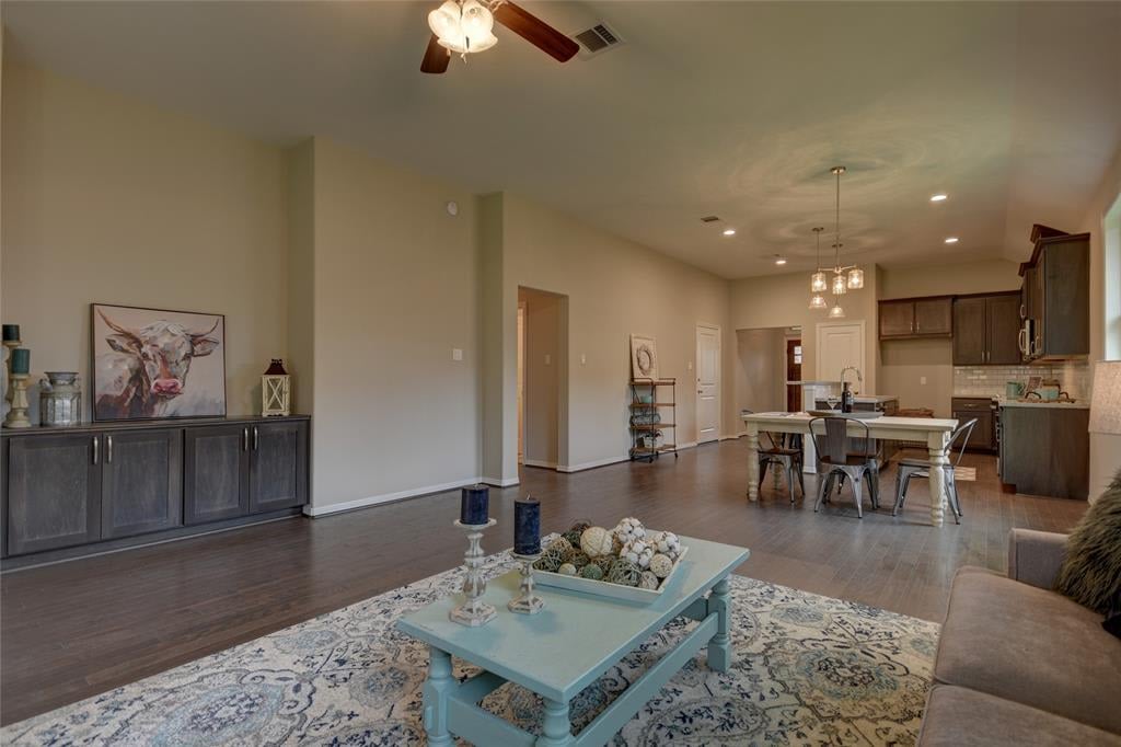 42 Briarwood Lane Bellville, Tx 77418