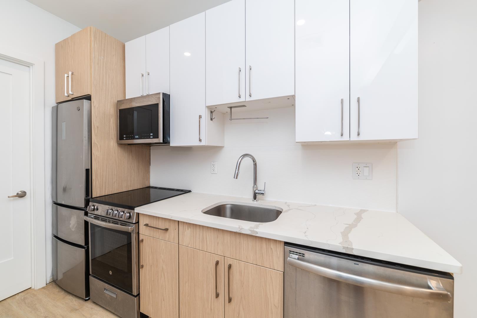 814 Macon Street, Apt B-2