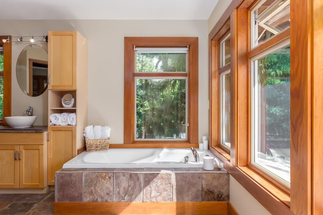 4-40781 Thunderbird Ridge
