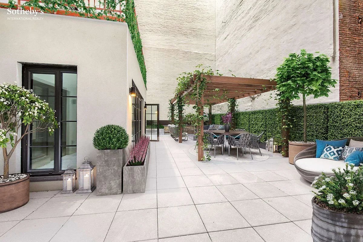225 W 17th St #2B