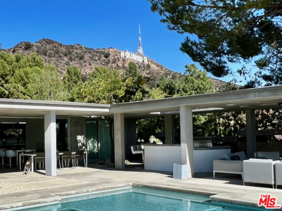 Retreat View
