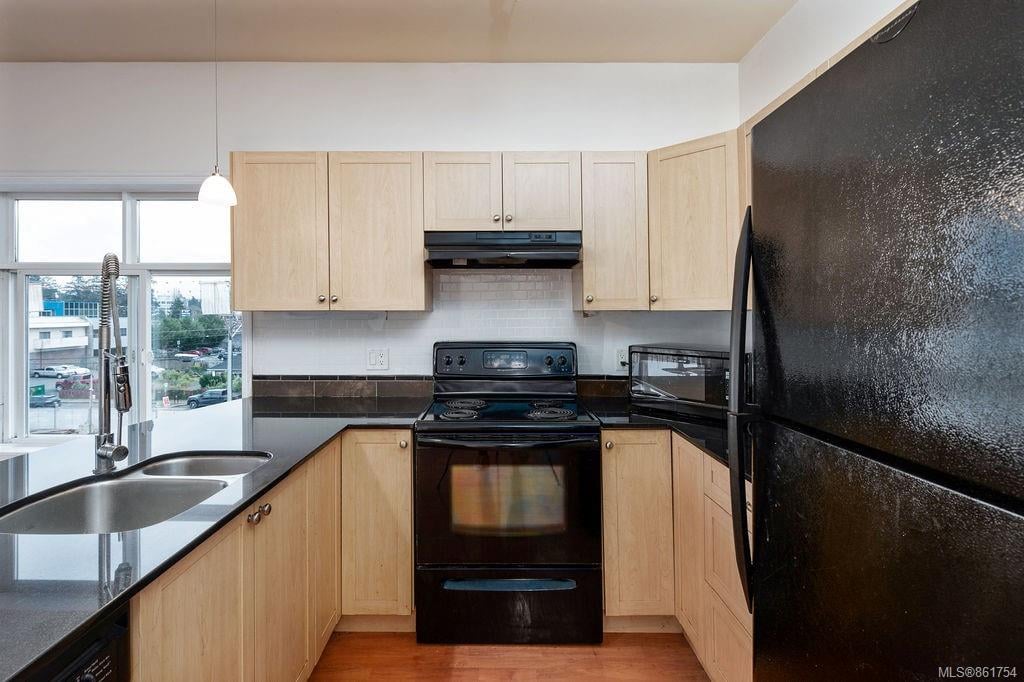 402-821 Goldstream Ave, Langford