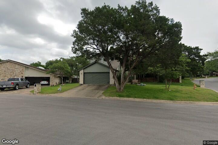 9211 Knoll Crest Loop
