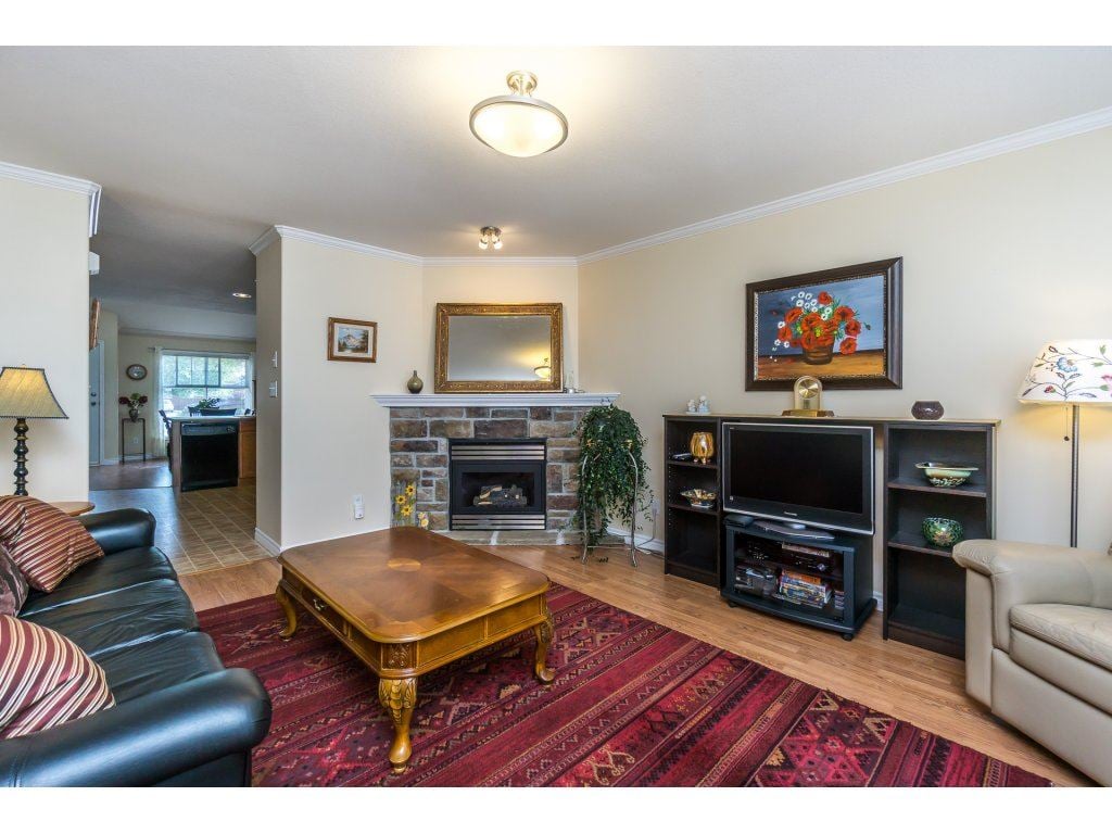 37-7475 Garnet Dr