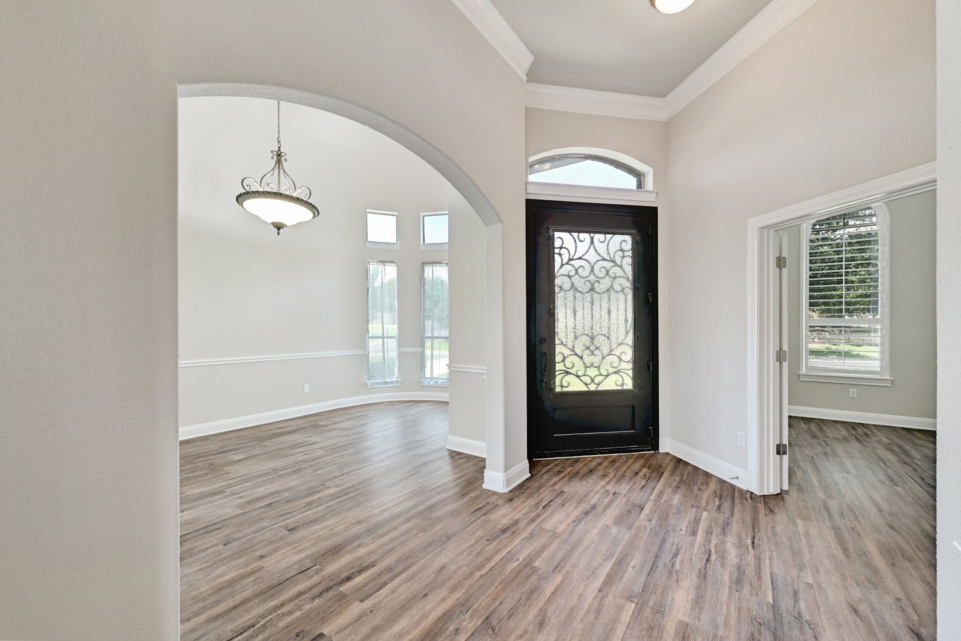 Stunning 5-Bedroom Luxury Home with Breathtaking Hill Country Views in Gated Community! | Short Walk to Lake Travis H.S. | Resort-style Amenities