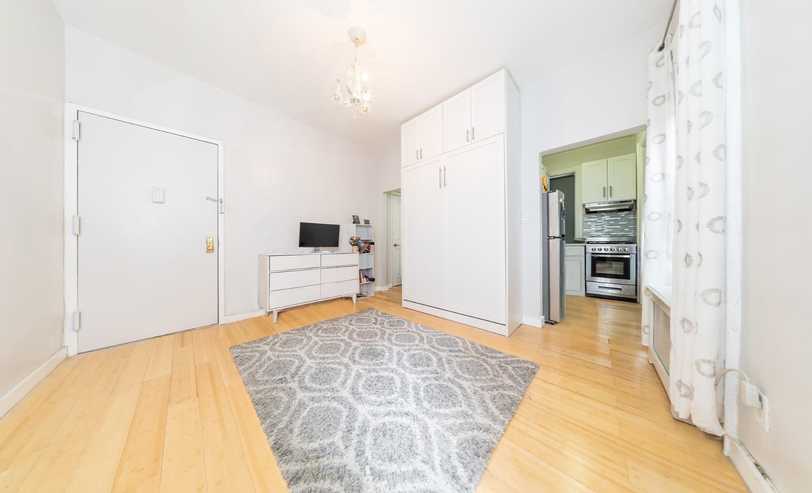 4-6 West 105th Street, Apt 1-F