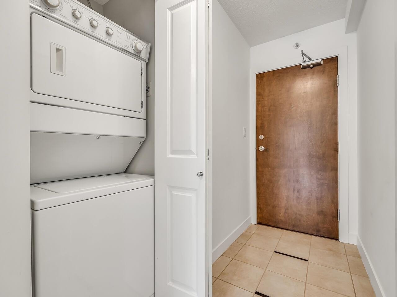 301-1650 W 7th Ave