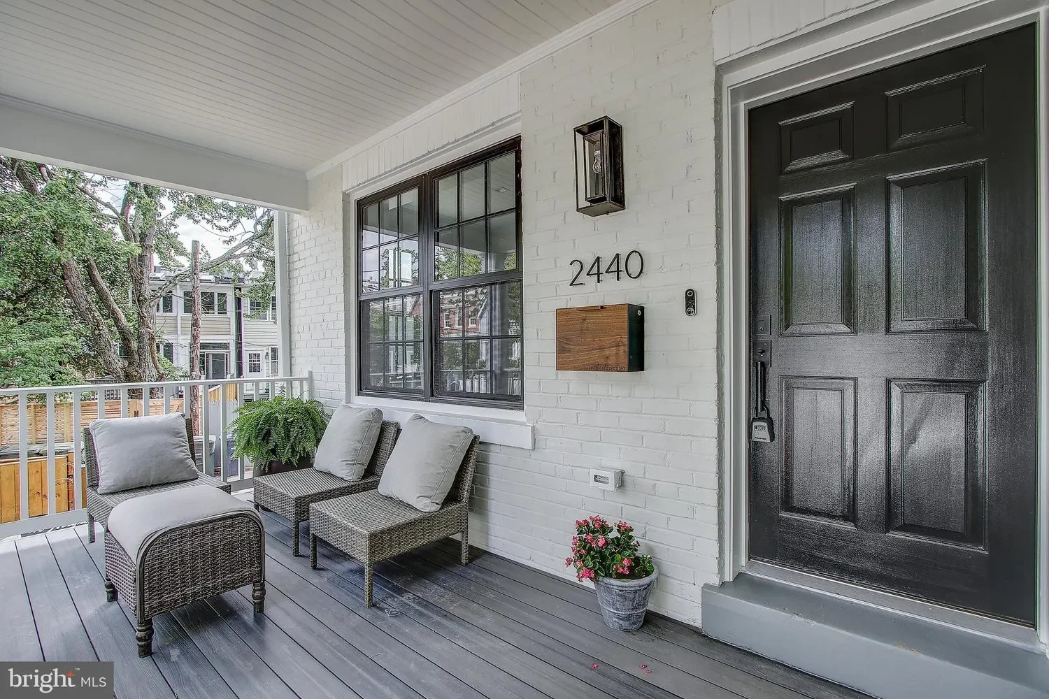 2440 Huidekoper Pl NW