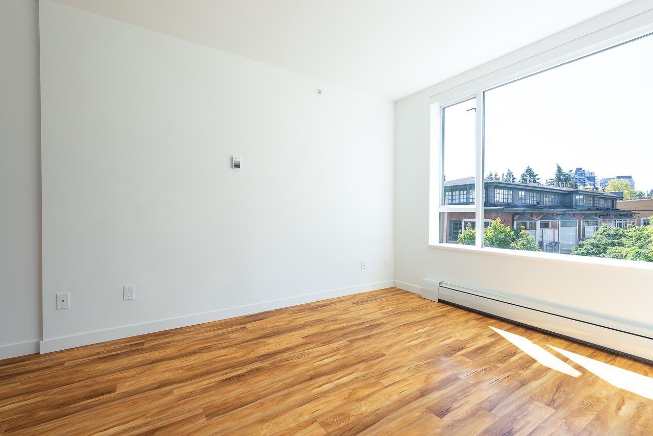 309-289 E 6th Ave