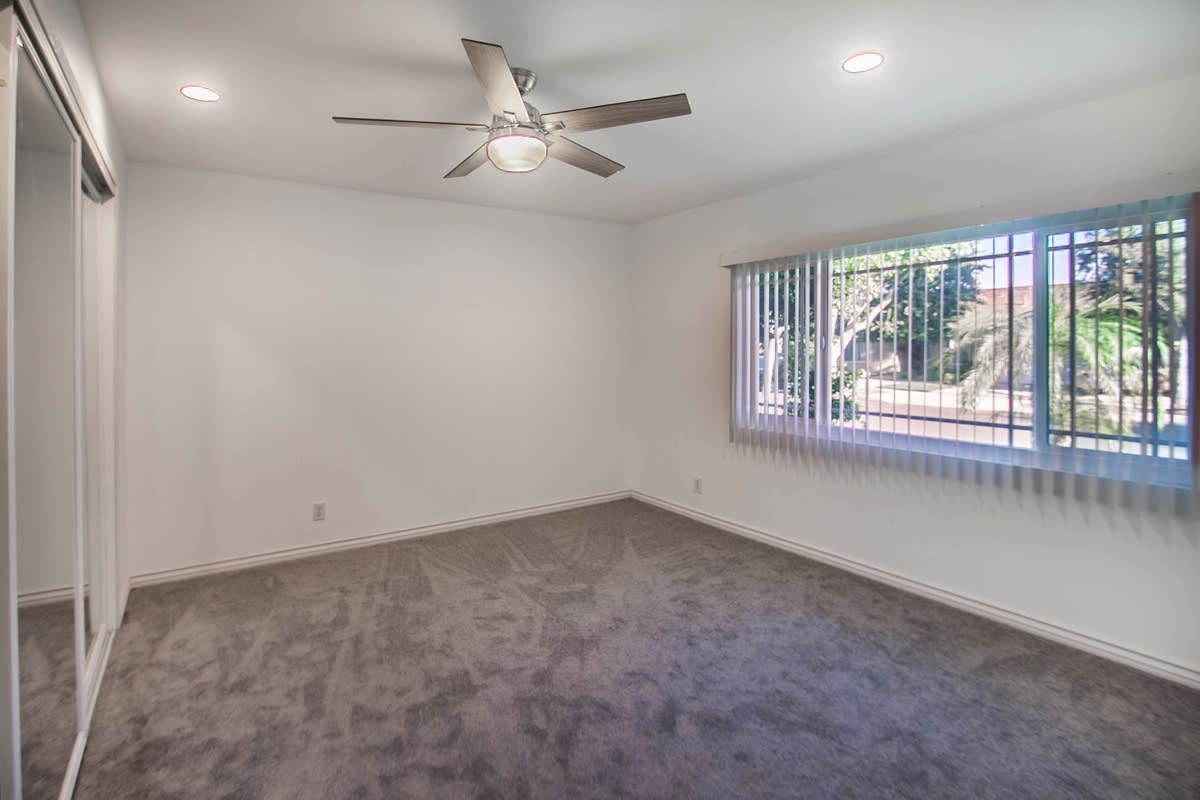 16834 Klee St Northridge, CA