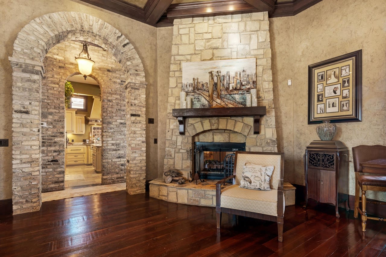 5236 Finisterre Drive