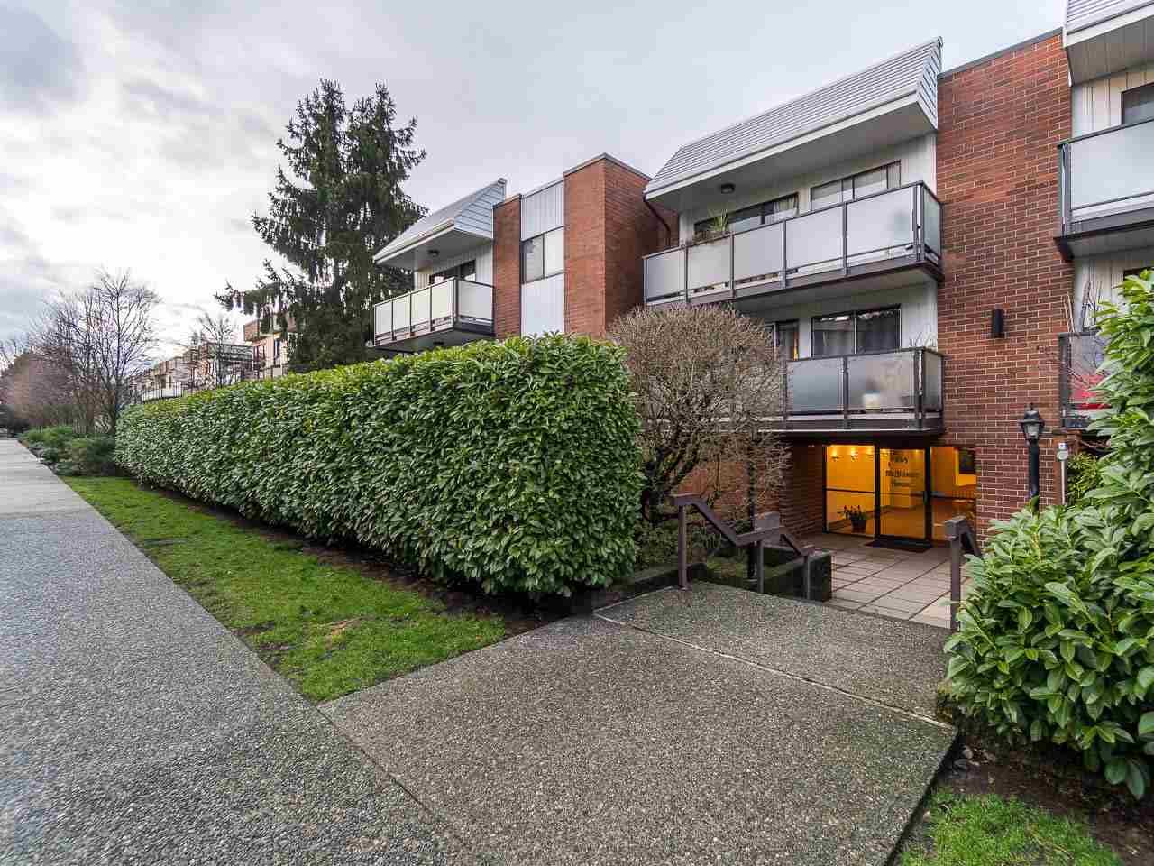 206-665 E 6th Ave