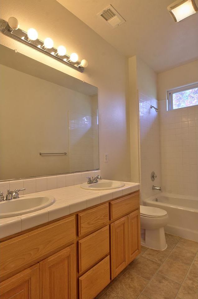 13 Wimbledon Cir