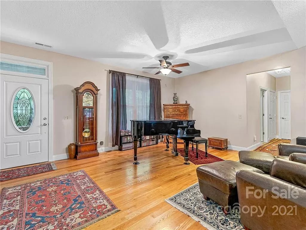 32 Ortanola Ct