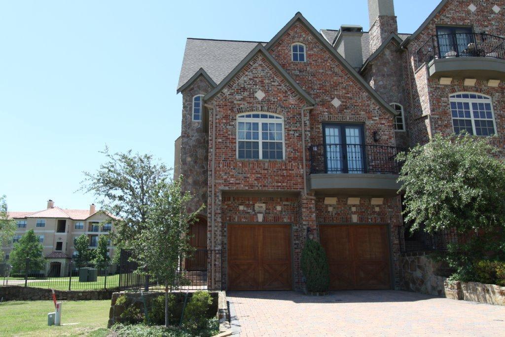 708 Rockingham Dr