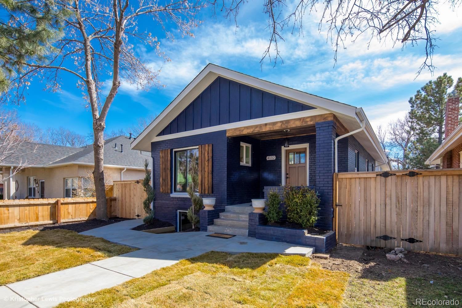 4132 E Batavia Pl