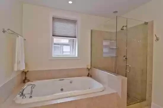 707 W Barry Ave, #302