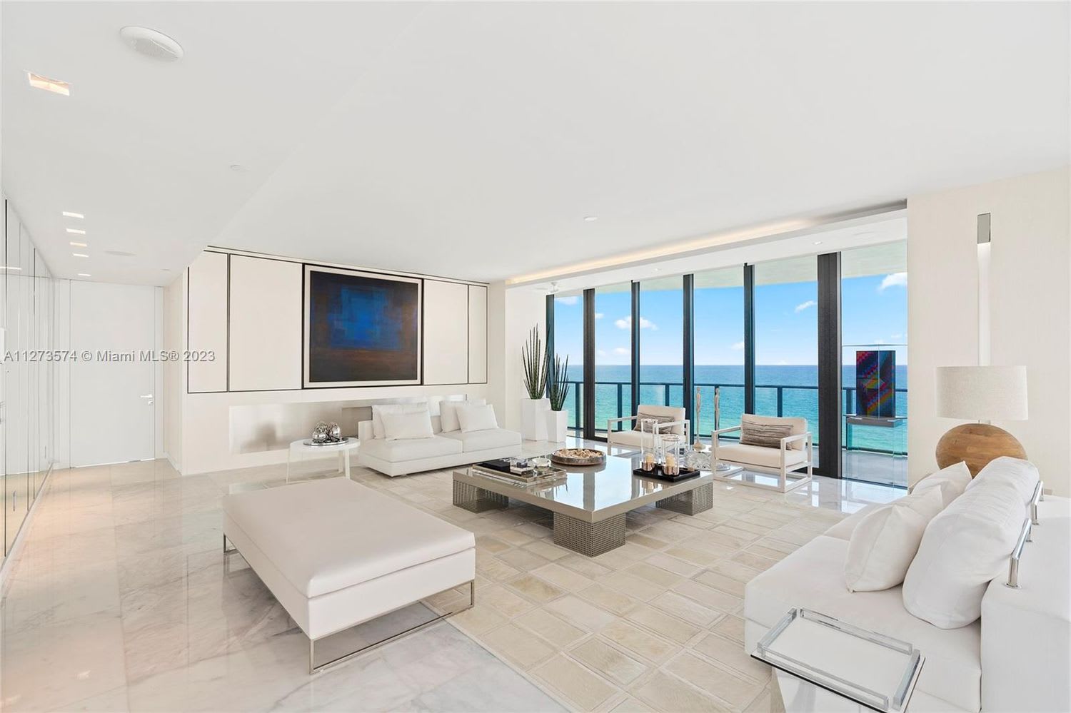 19575 Collins Ave, #11
