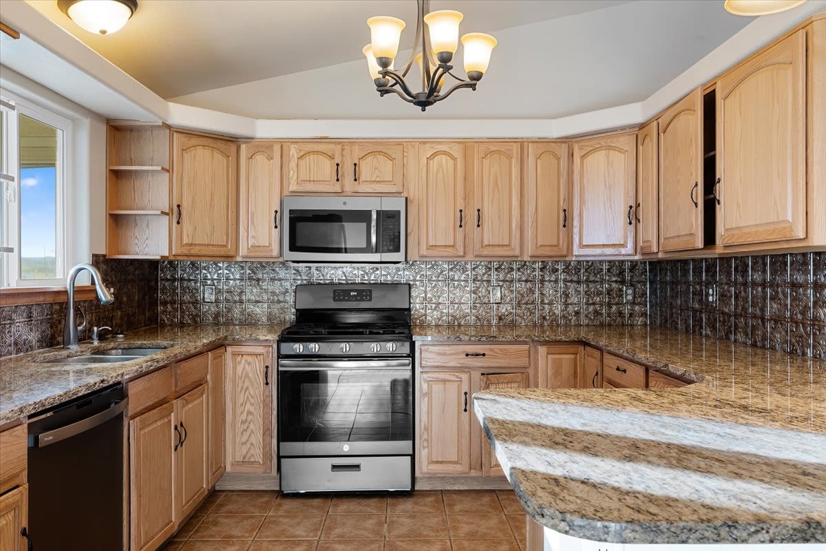 17865 High Plains View