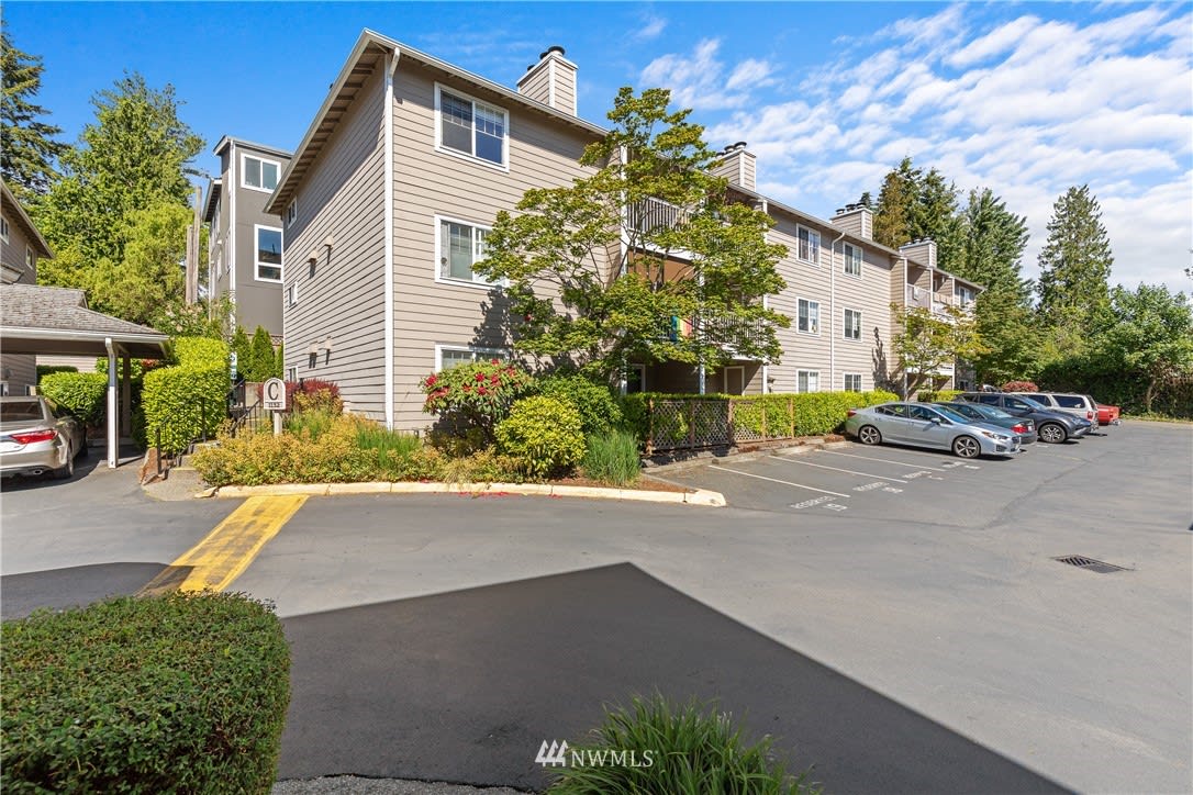 1132 N 198th St Unit C102